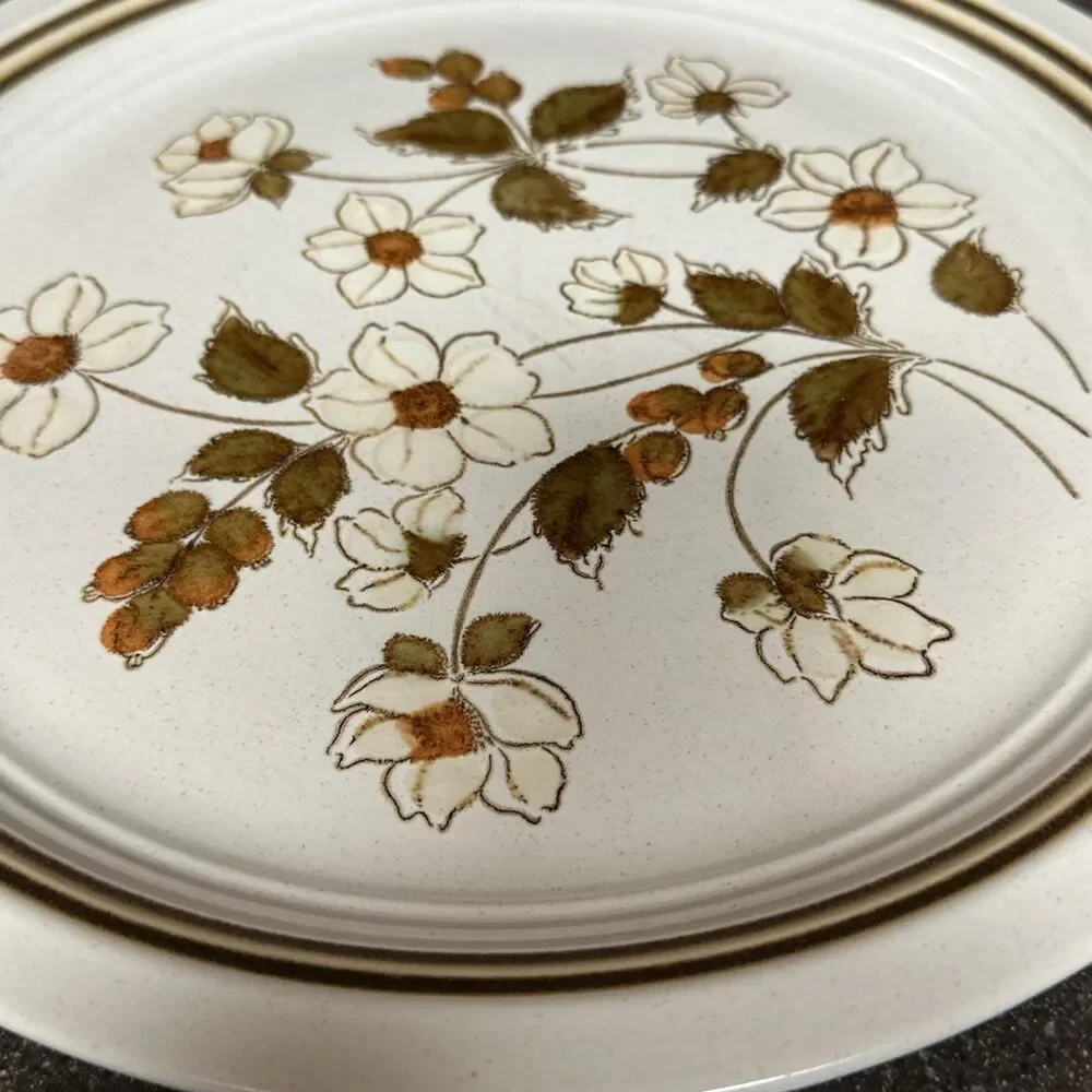 Vintage Berry Blossom Stoneware Plate – Floral Dinnerware, Made in Japan (12.25